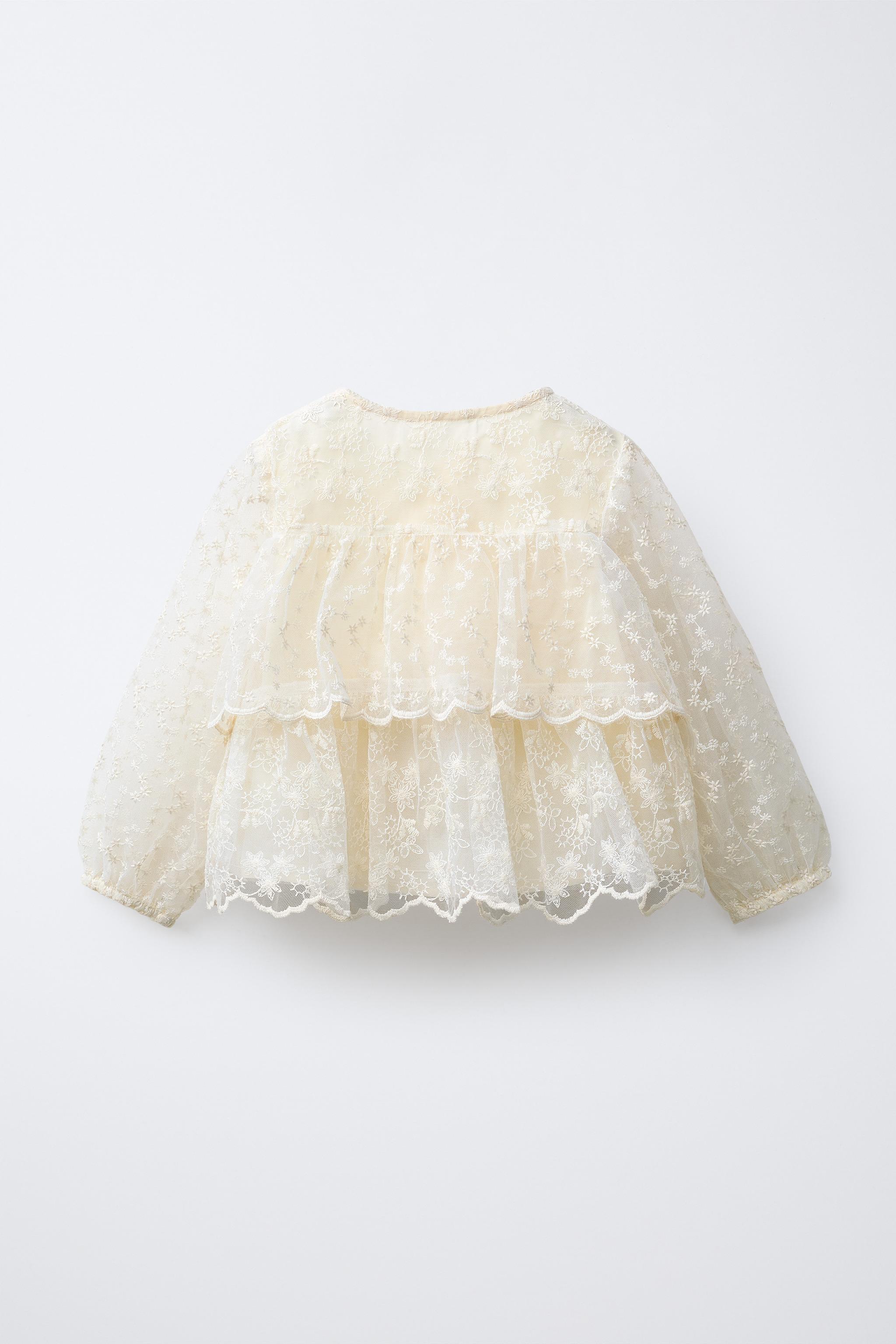 CHEMISE EN TULLE À VOLANTS ET FLEURS